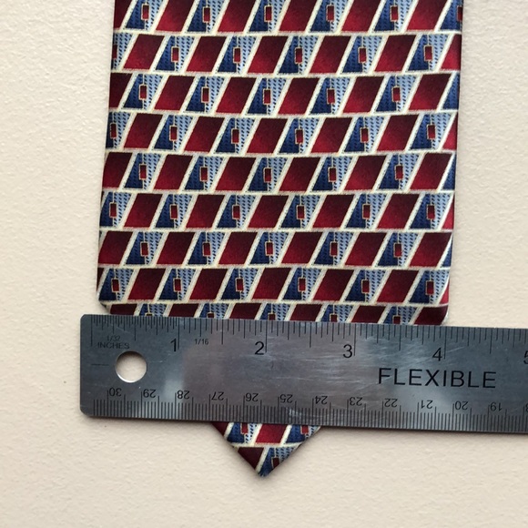 👔 Silk Red & Blue Geometrical Pattern Tie - Picture 2 of 4